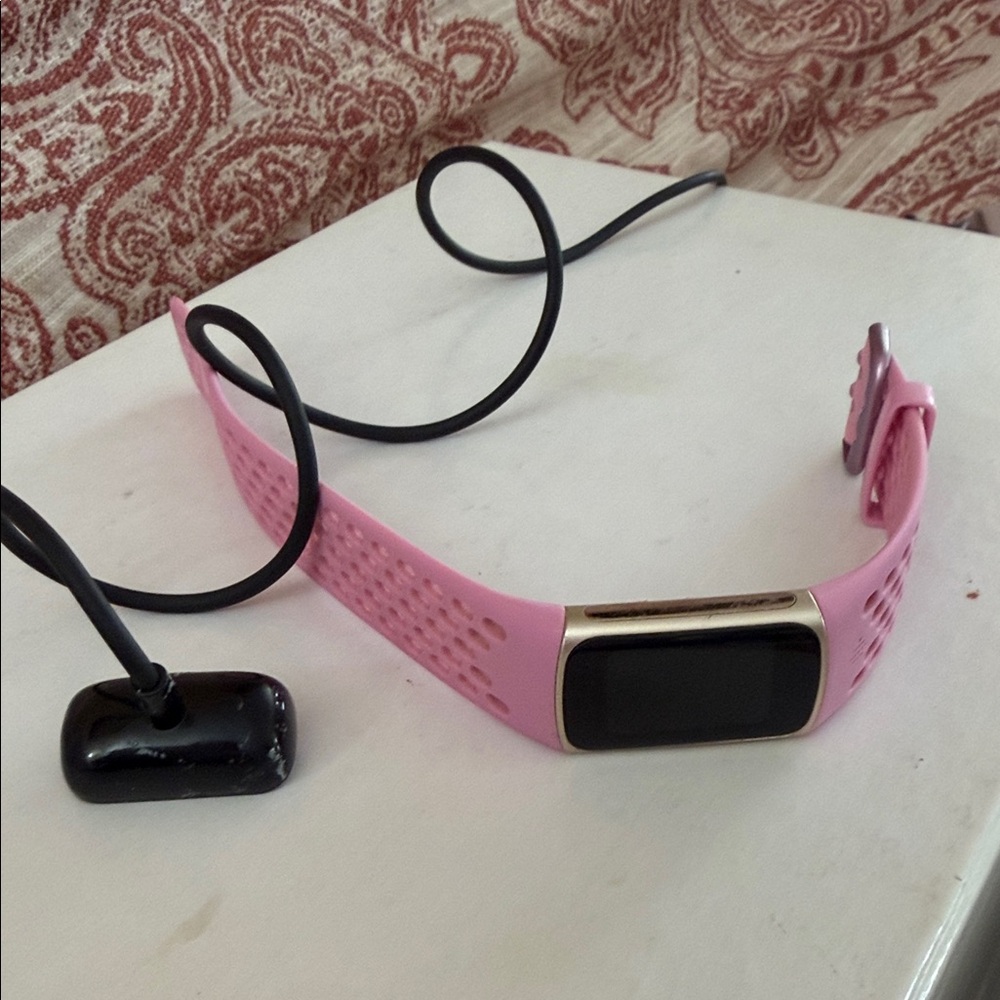 Fitbit Charge 5 activity wristband Pink Fitness Tracker with Charger